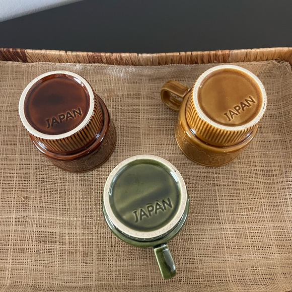 SOLD-MCM stacking mugs - Picture 4 of 9